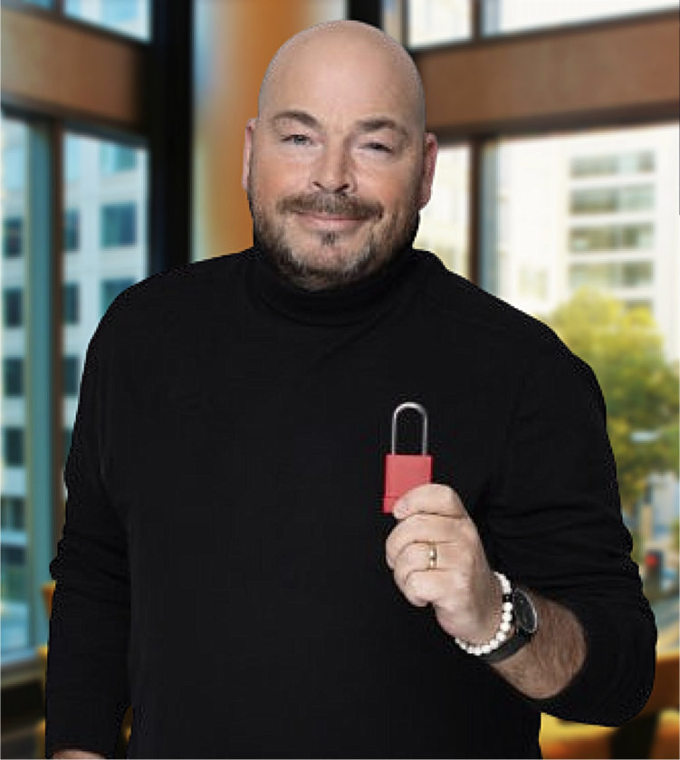 René Noël, Experte für Lockout/Tagout und Sicherheitskultur, vor neutralem Hintergrund.